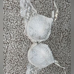 WHITE LACE PUSH UP BRA